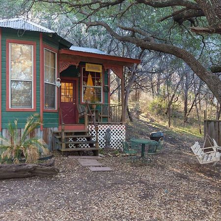 The Victorian Cottage At Creekside Camp & Cabins Marble Falls Zewnętrze zdjęcie